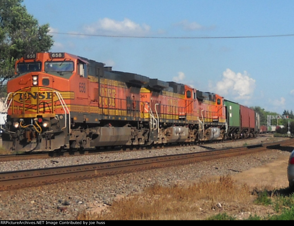 BNSF 658 West